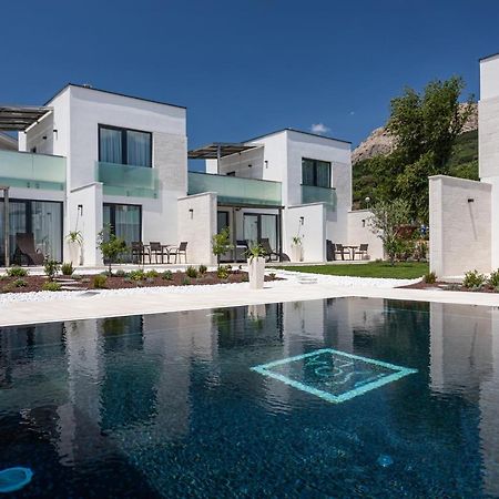 Hotel & Resort Isola Baska  Exterior photo